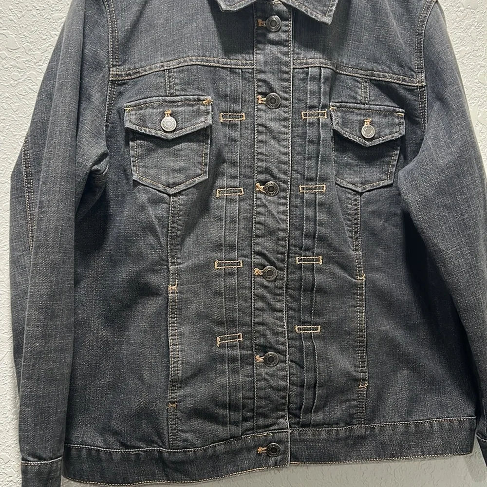 Chico’s platinum jacket size 2 GUC gray /black color…